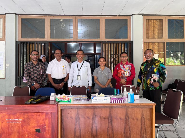 Rektor Uncen Tinjau Pelaksanaan UTBK Hari Pertama, Berjalan Lancar
